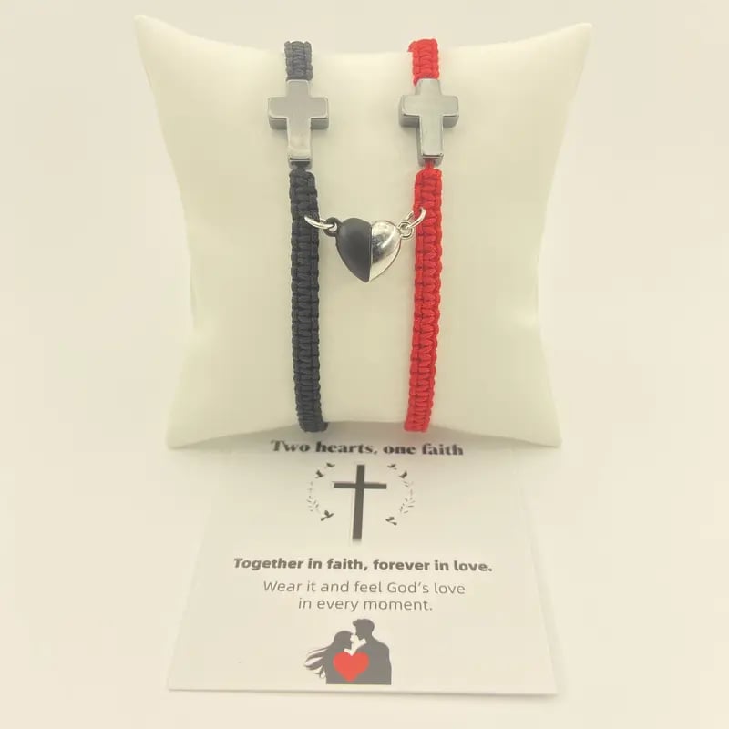 💕„Dwa serca, jedna wiara” – inspirująca chrześcijańska bransoletka z krzyżem i kartką z błogosławieństwem Jezusa