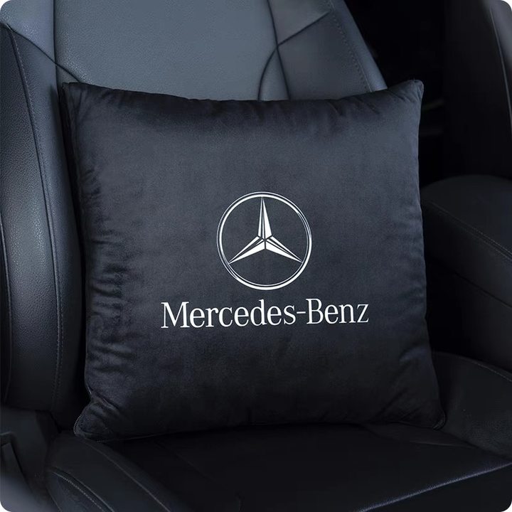 Wielofunkcyjne poduszki i kołdry - ciepły towarzysz w domu i w podróży