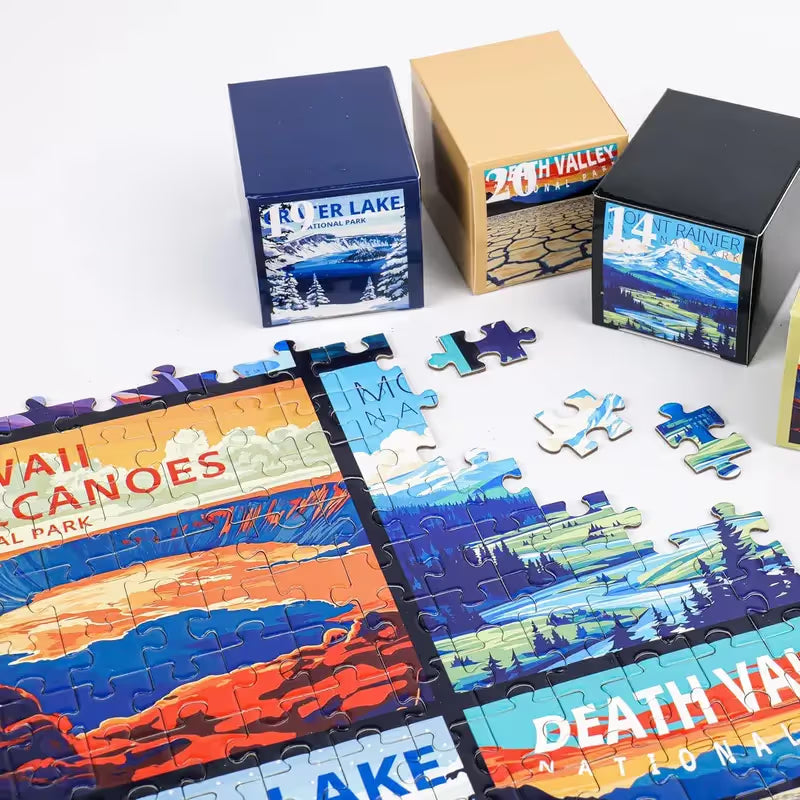 Rokt&razo Travel Series, 24 mini puzzle po 1000 elementów, 8 naklejek, 3 tematy: parki narodowe, światowe dziedzictwo, globalna wycieczka po mieście