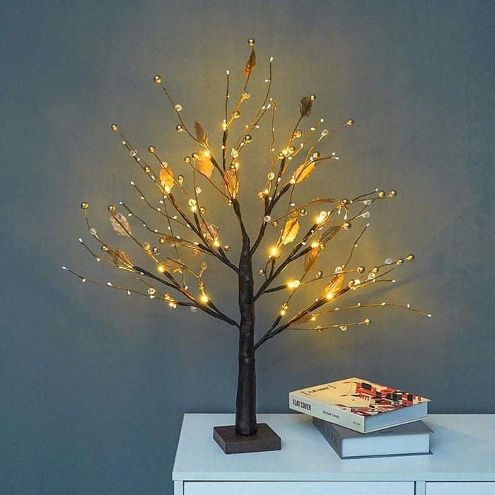 Świąteczna lampa LED w kształcie drzewa jagodowego