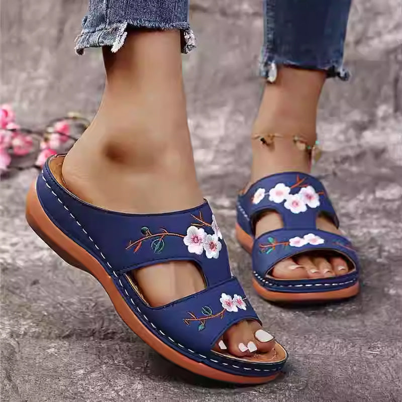 🏖️Wygodne damskie kapcie na platformie z odkrytymi palcami