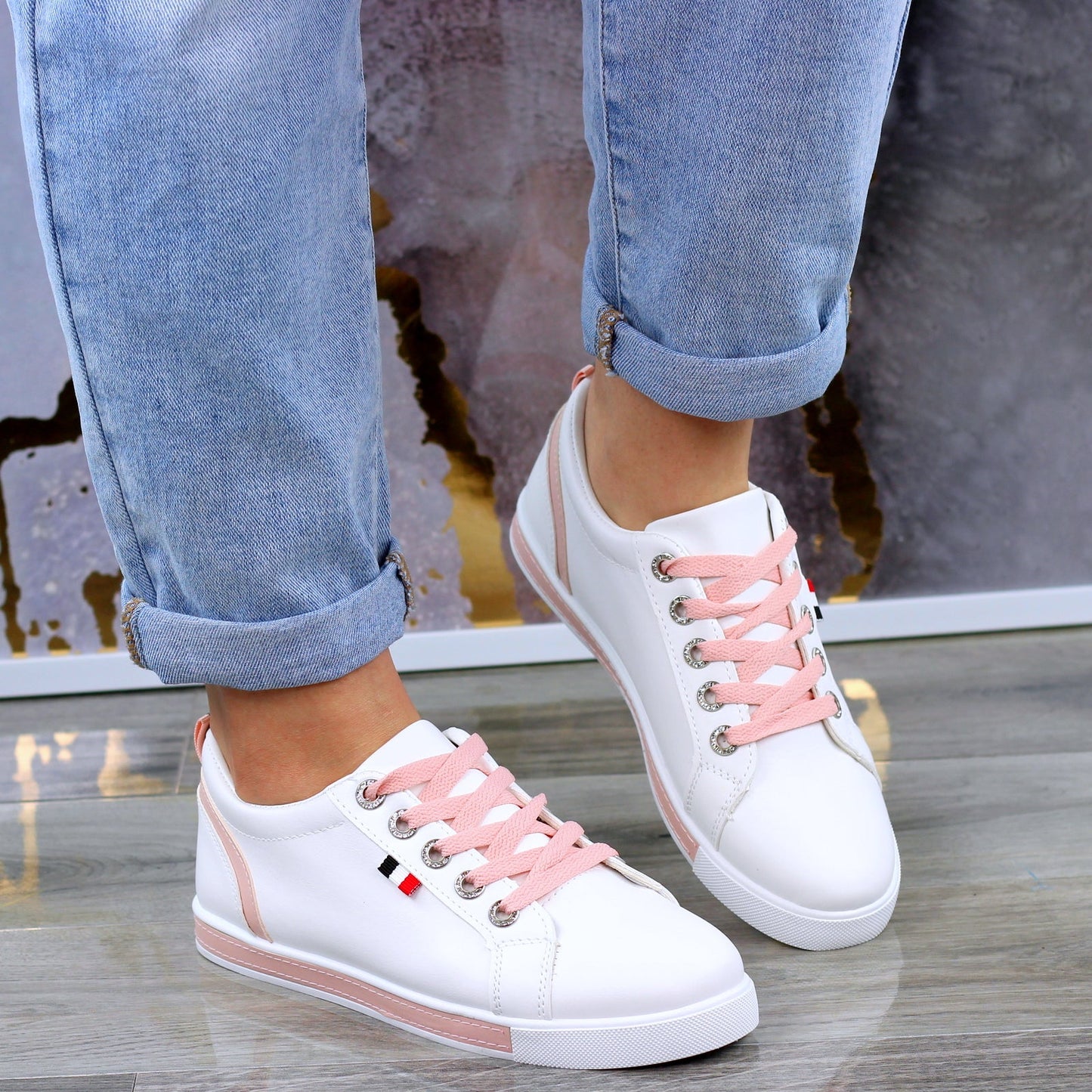 MODNE BIAŁO RÓŻOWE SKÓRZANE TRAMPKI DAMSKIE SZNUROWANE PRETTY